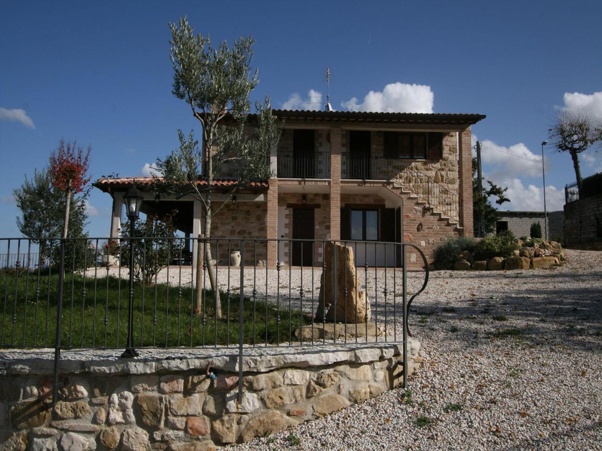 Timeless Villa In Cagli With Garden And Swimming Pool ภายนอก รูปภาพ