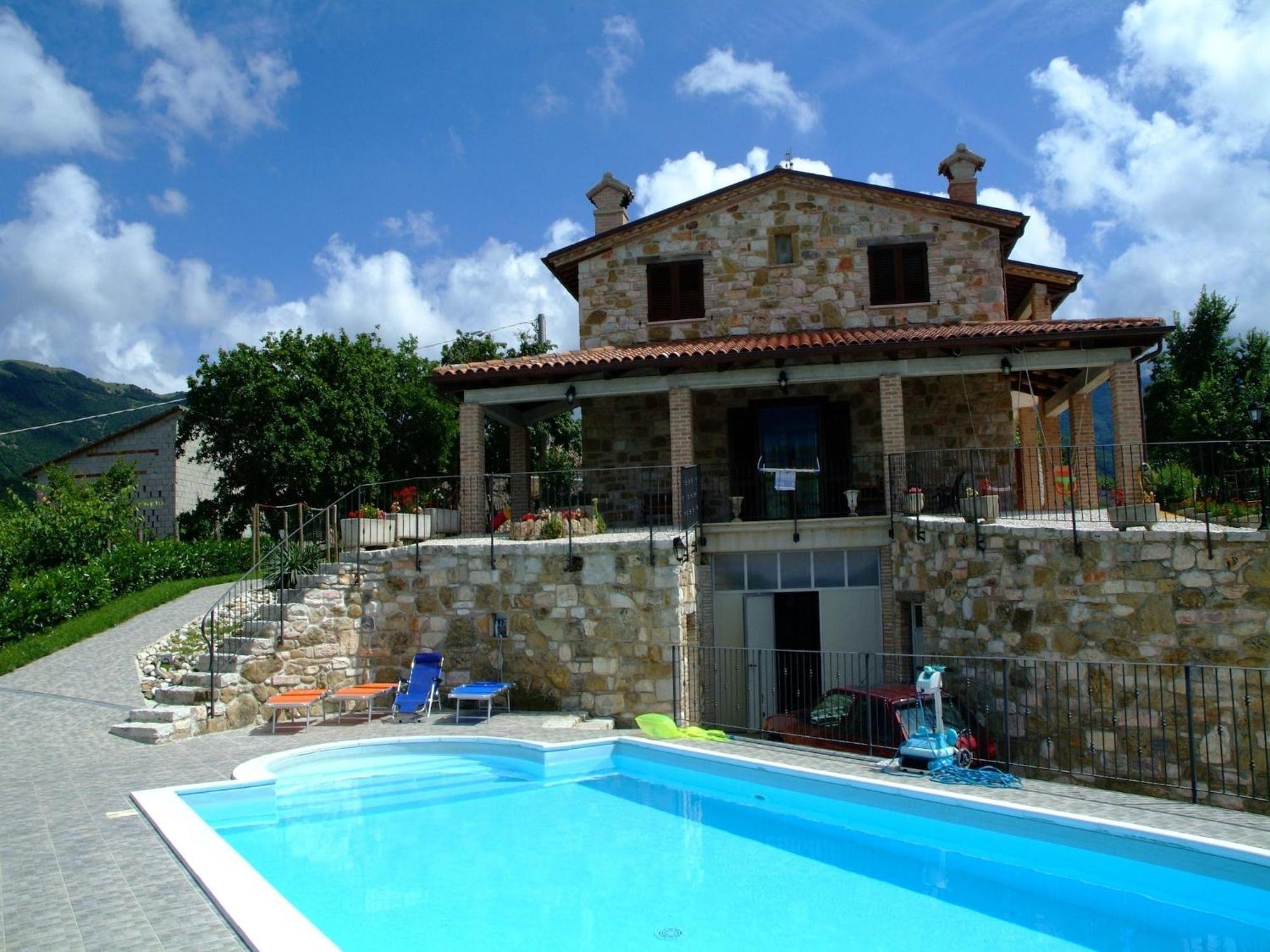 Timeless Villa In Cagli With Garden And Swimming Pool ภายนอก รูปภาพ