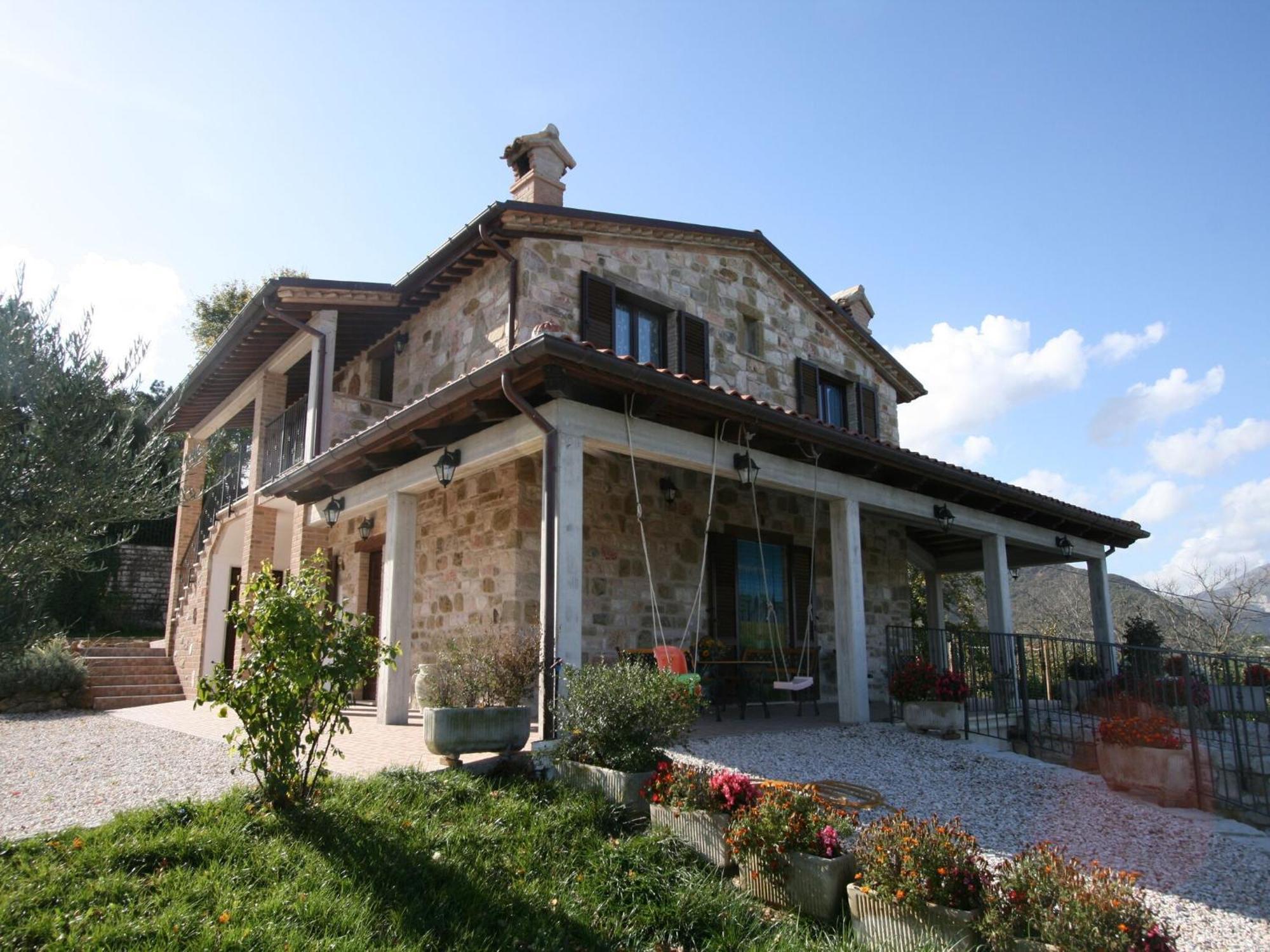 Timeless Villa In Cagli With Garden And Swimming Pool ภายนอก รูปภาพ